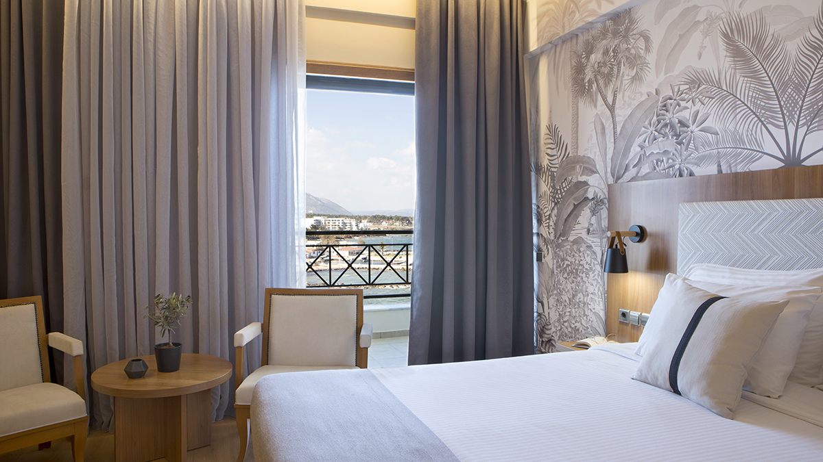 Zeus Essence Ramada Athens  (ex Ramada Athens Attica Riviera)